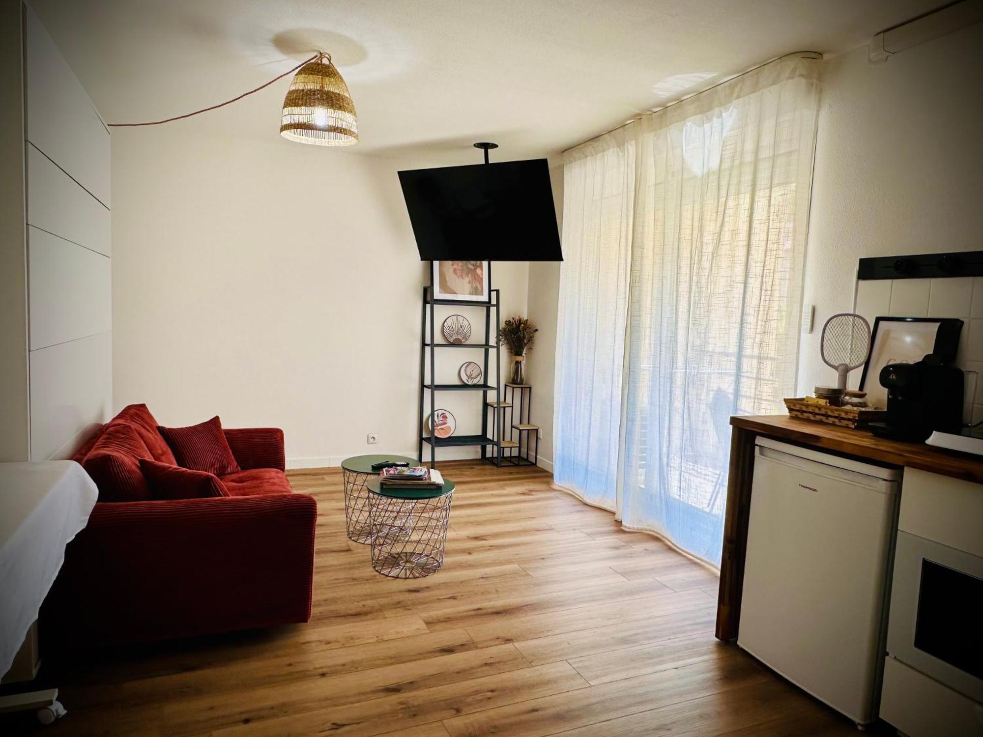 Apartment 40M2-Air Conditioning-Elevator-Underground Parking-Self Checkin! Appart Climatise 40M2-Ascenseur-Parking Souterrain -Arrivee Autonome Αβινιόν Εξωτερικό φωτογραφία
